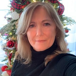 Meet your Posher, Debbie